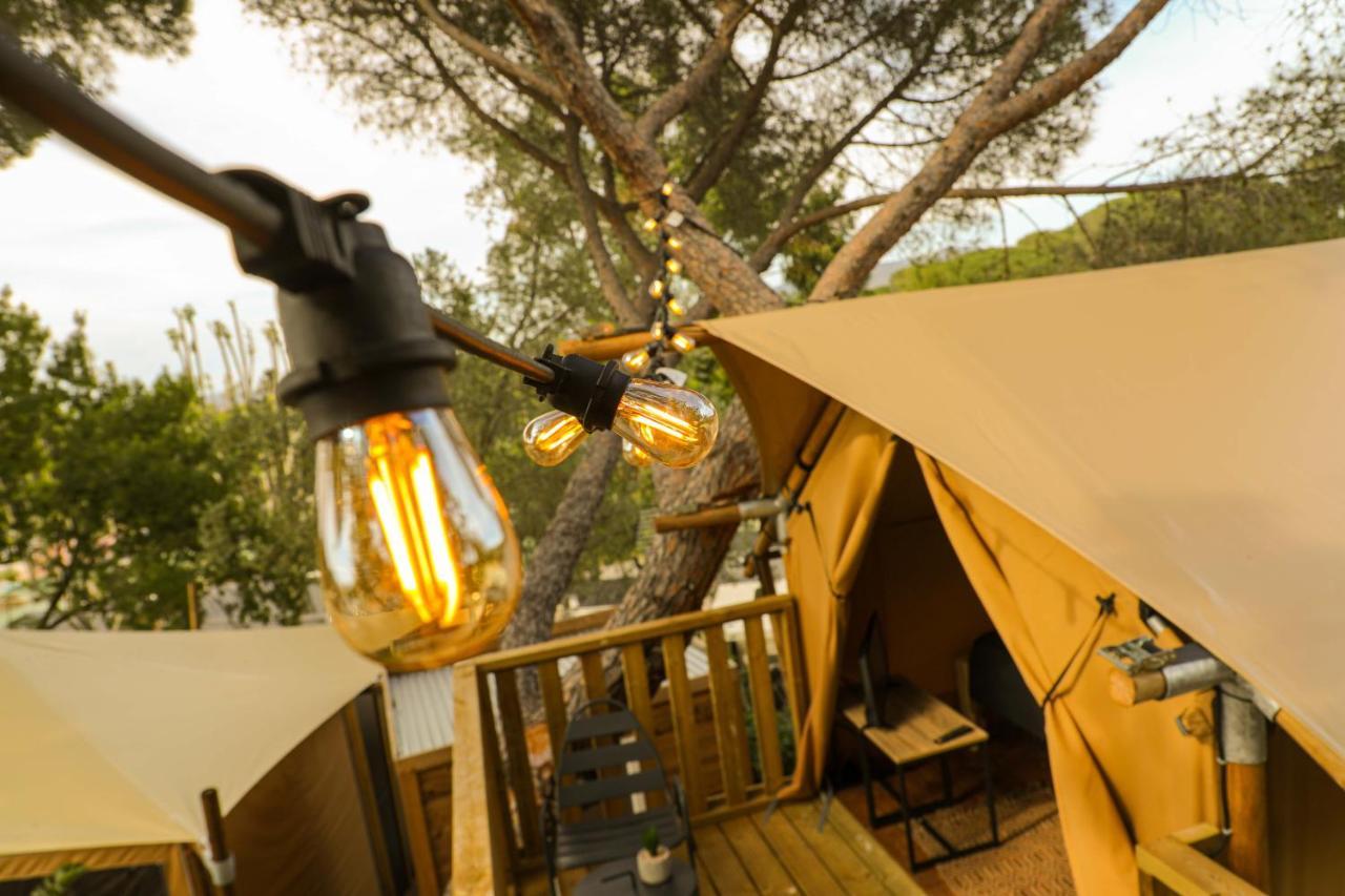 Camping Site De Gorge Vent Fréjus Exteriör bild